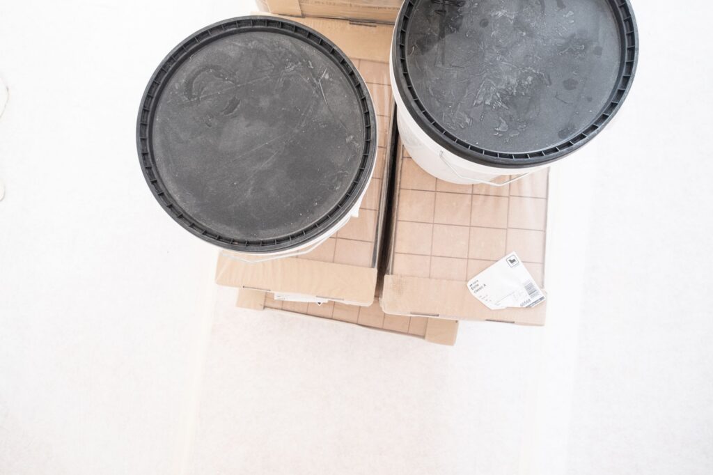 Peinture réfléchissante pour toiture et façade : une solution efficace contre la chaleur estivale